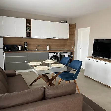 63 Apartment *